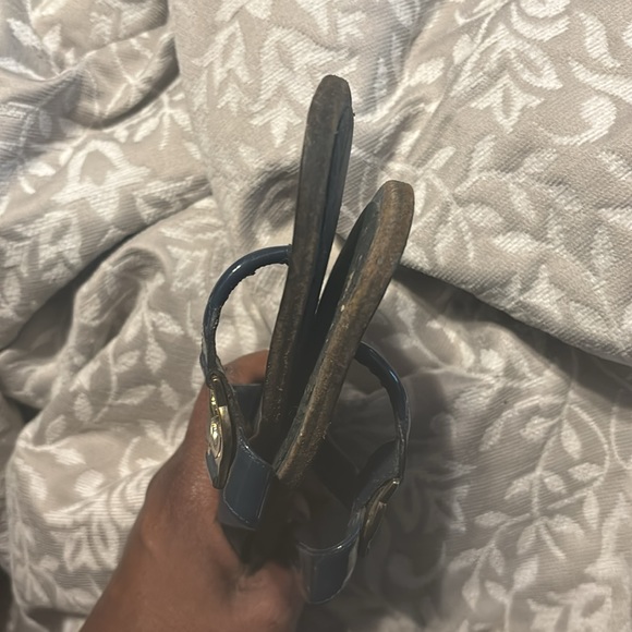 Gucci GG thong patent leather sandal - Picture 4 of 4